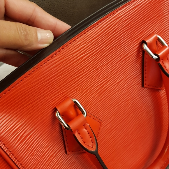 Louis Vuitton Phenix Epi Coquelicot - Picture 11 of 15